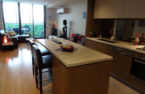 Abbotsford Apartment | City Views Riverside 2 Bed/2 Bath Resort apartment