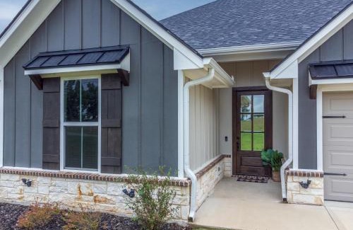 Lindale House | City Zen Modern country retreat