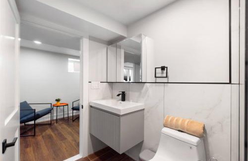 North Bergen House | CityLine Group Stay | Near NYC | Private Parking