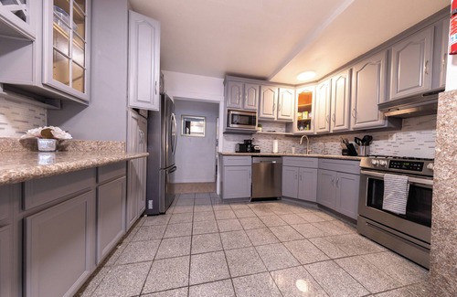 San Bruno House | Cityscape Haven - Central SF Home near SFO