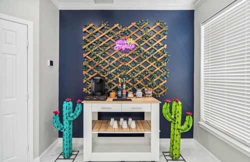 Midtown House | Cityscape Loft: 5 minutes to Downtown Garage FREE Parking MED Ctr NRG