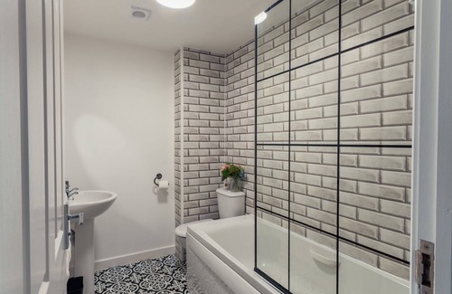 Framwellgate Moor Apartment | Cityscape Oasis in Durham