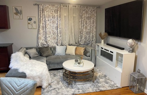 Union City Apartment | Cityscape Stay near Manhattan