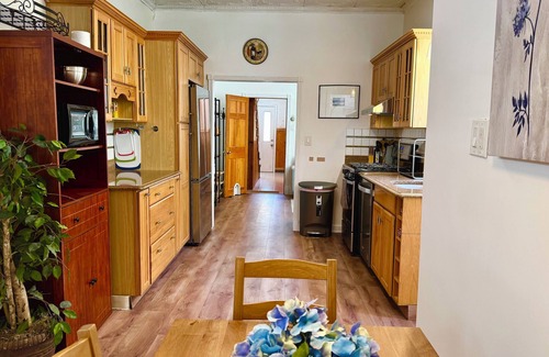Weehawken House | Cityside Haven - Spacious 2BR APT - 12 mins to NYC