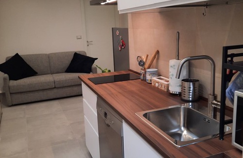 Parella Apartment | Civicocinque House - Cozy one-bedroom apartment adjacent to Subway