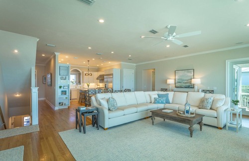 Plantation House | CJ's Beach Front 6 BR Heated Pool Private Home