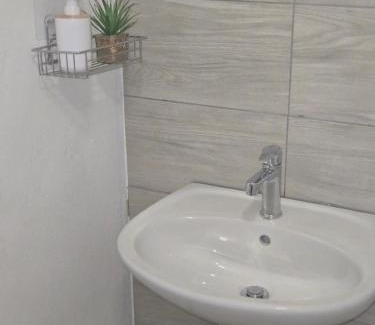 Zwartkop Hotel | Cjabaledi Guesthouse