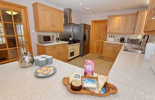 Isle of North Uist Cottage | CLACHAN SANDS COTTAGE, pet friendly in Lochmaddy, North Uist