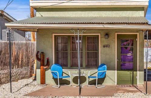 Canon City House | Claire Cottage - Cozy House in Nice Neighborhood
