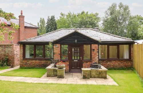 Selby House | Claire Cottage