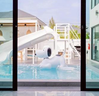 Huai Yai Villa | Claire Poolvilla