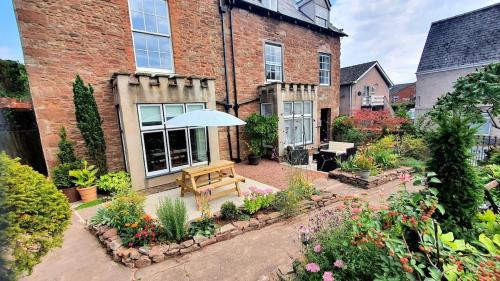 Ross-on-Wye Apartment | Clairville Apartment - Garden Terrace, Central Ross-on-Wye