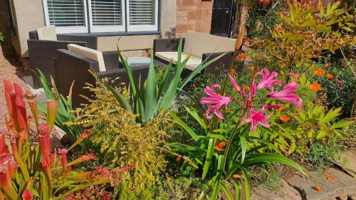 Ross-on-Wye Apartment | Clairville Apartment - Garden Terrace, Central Ross-on-Wye