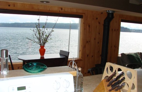 Vashon Island Cottage | Clam Cove Cottage on South Vashon Island Beachfront