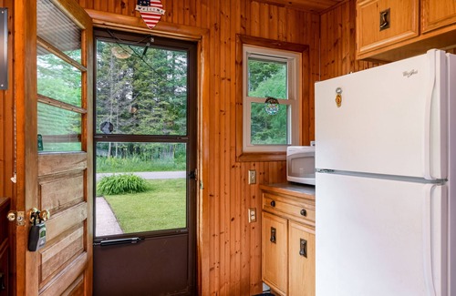 Alden Cottage | Clam Lake Waterfront Cottage