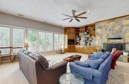 Bumpass House | Clandestine Retreat