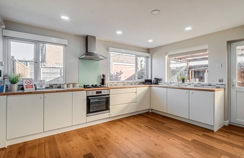 Clapham House | Clapham House by Our Home Short Stays