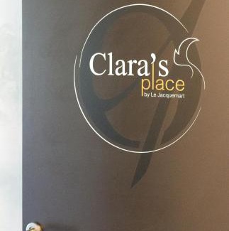 Hotton Apartment | Clara's & Lili's Place by Le Jacquemart