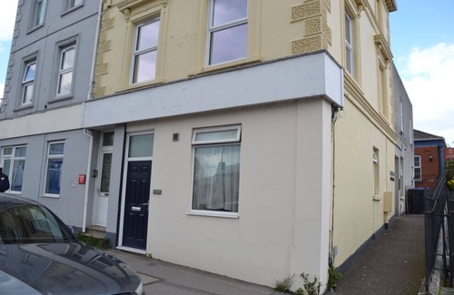 Salisbury Apartment | Clarabel Studio Apartment - Stayseekers
