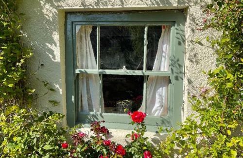 Georgeham House | Clare Cottage in heart of Devon village near beach