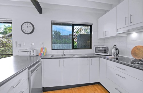 Indooroopilly House | Clarence Corner Contemporary meets Cottage Style