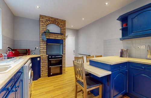 Hinckley House | Clarendon 3 Bed Bungalow Parking & Wifi Business and Leisure