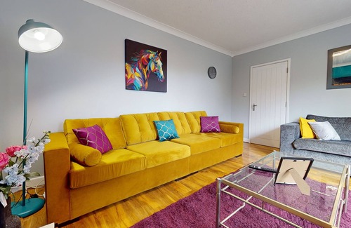 Hinckley House | Clarendon 3 Bed Bungalow Parking & Wifi Business and Leisure
