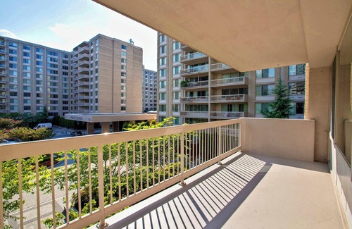Aurora Highlands Apartment | Clarendon Apt | Walk to Metro