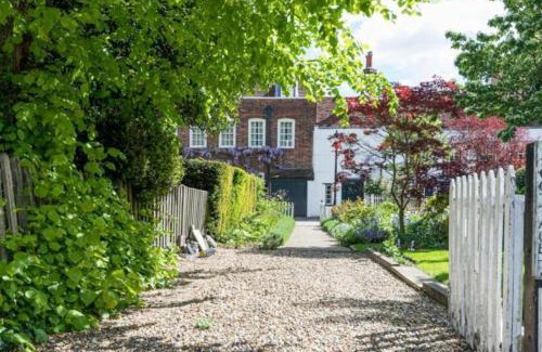 Enfield House | Clarendon Cottage