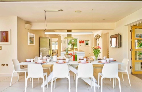 Cheltenham Villa | Clarendon House - Nine Bedroom Villa, Sleeps 24