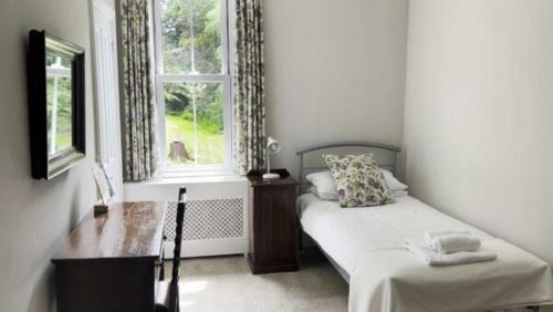 Dormansland Bed & Breakfast | Claridge House