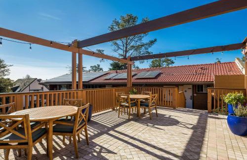 Northwest Carmel Hotel | Clarion Collection Carmel Oaks Inn