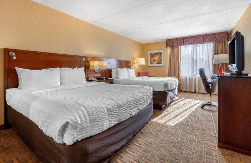 Dunkirk Hotel | Clarion Hotel Conference Center on Lake Erie