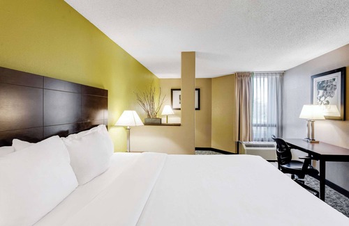 Skyland Hotel | Clarion Inn Asheville Airport