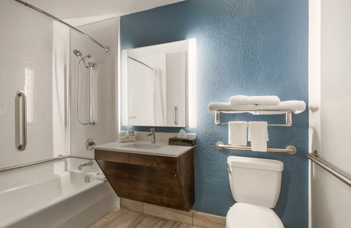 Skyland Hotel | Clarion Inn Asheville Airport