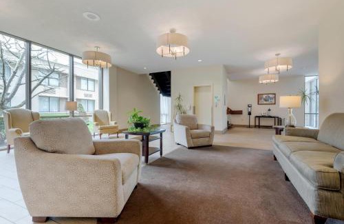 Elmira Hotel | Clarion Inn Elmira-Horseheads