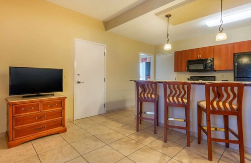 National Gardens Hotel | Clarion Inn Ormond Beach at Destination Daytona
