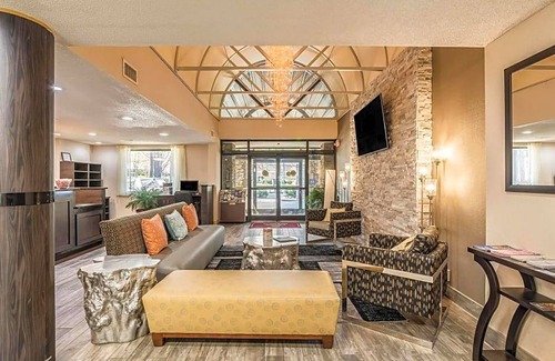 Cornelius Hotel | Clarion Inn & Suites