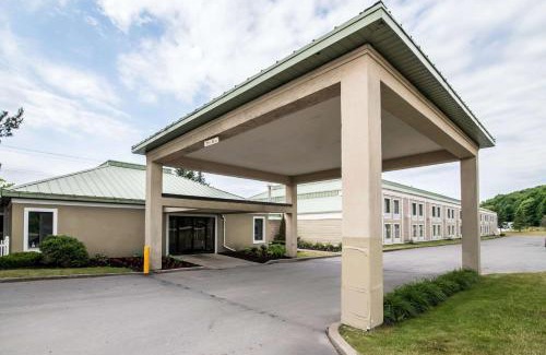 Cortland Hotel | Clarion Inn & Suites Cortland - University Area