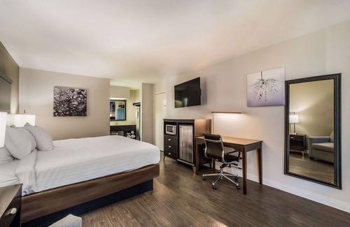 Florence Hotel | Clarion Inn & Suites Florence - Darlington