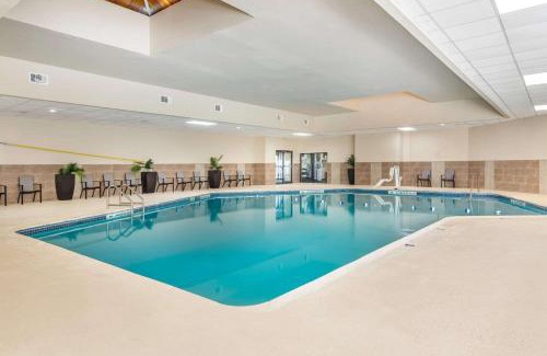 North Haven Hotel | Clarion Inn