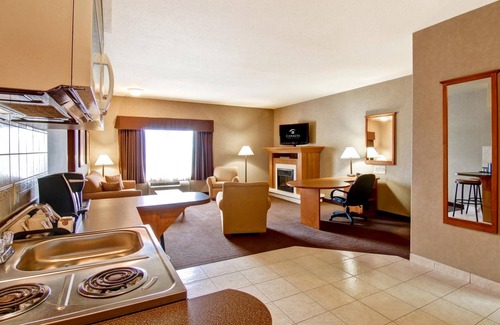 Rimbey Hotel | Clarion Pointe
