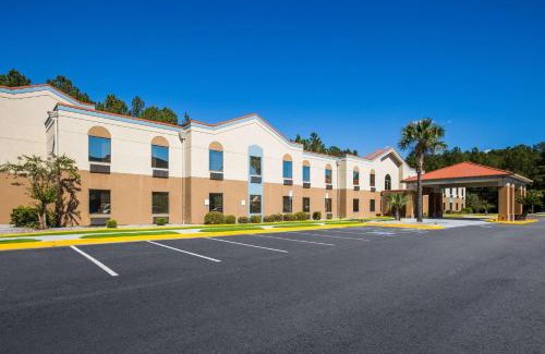 Flemington Hotel | Clarion Pointe Hinesville near Fort Stewart