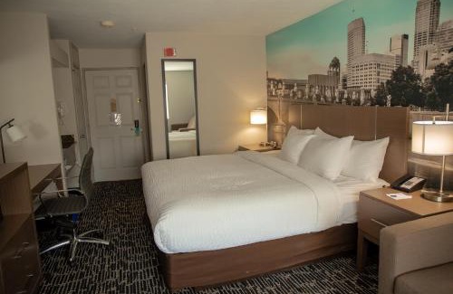 Plainfield Hotel | Clarion Pointe Indianapolis Airport