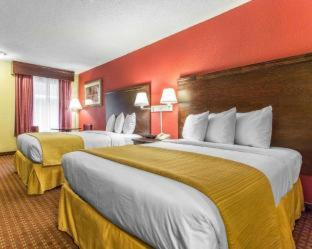 Statesville Hotel | Clarion Pointe Statesville