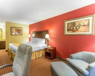 Statesville Hotel | Clarion Pointe Statesville