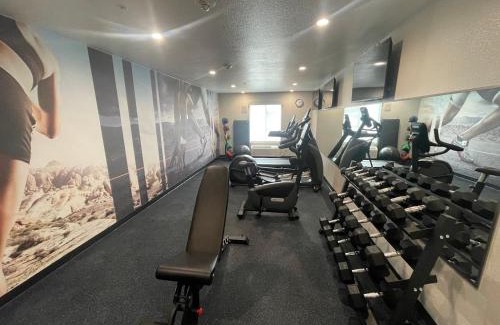 Ederville Hotel | Clarion Pointe