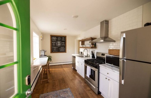 Clarkston Condo | Clark Suite - Millpond Inn