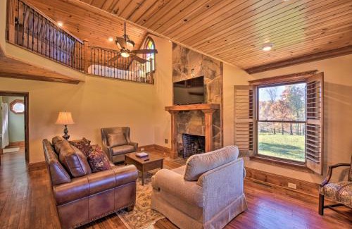 Clarkesville House | Clarkesville Ranch Cabin with Screened-In Porch!