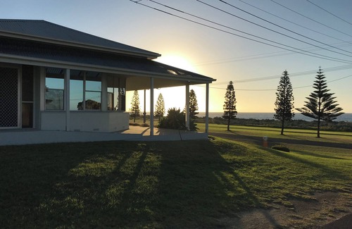Lacepede House | Clarkeys by the Beach - beachfront, sleeps 10